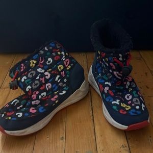 New Joules faux fur lined snow shoe